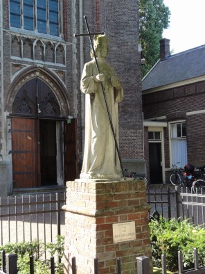 위트레흐트의 성 오둘포_photo by Havang(nl)_at the church of St Odulphus in Best_North Brabant_Netherlands.jpg